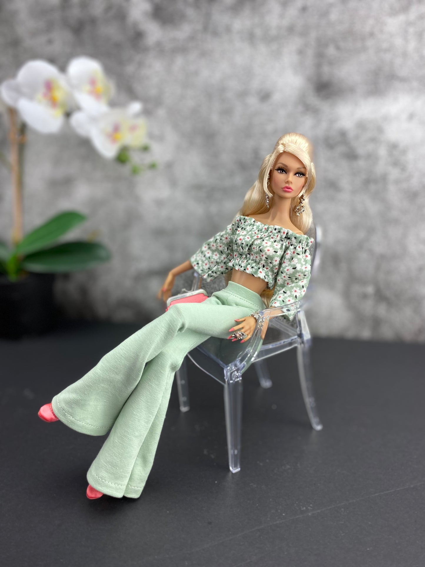 Bell Bottom Leggings, Pants Sewing Pattern for 1:6 Scale Dolls | Sizes included- Integrity Toys, Poppy Parker, Blythe, Barbie, Rainbow High.